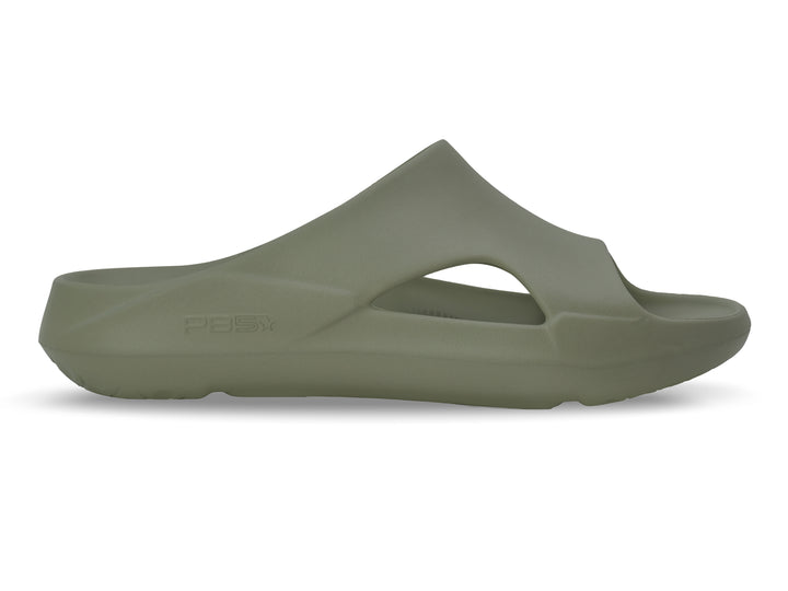 Side view of the men's pavement PB5star Après Sport recovery slide showcasing a lightweight, ergonomic design with superior arch support for post-activity recovery.