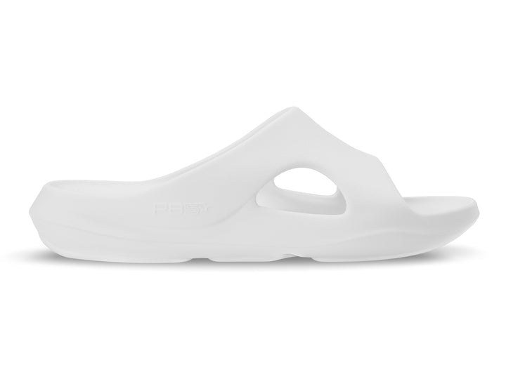 Side view of the women's white PB5star Après Sport recovery slide showcasing a lightweight, ergonomic design with superior arch support for post-activity recovery.